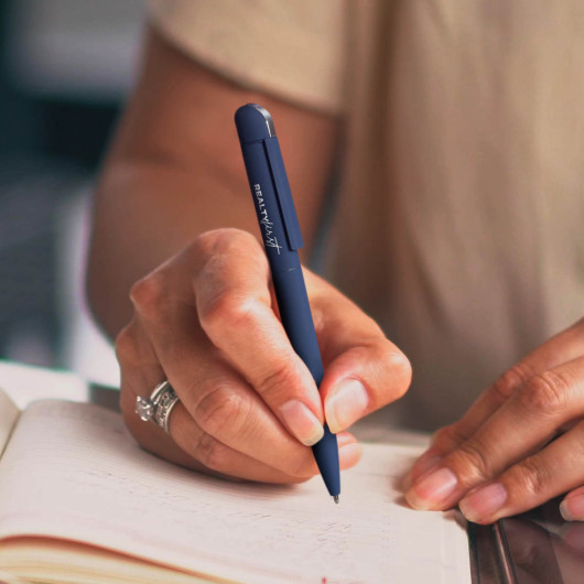 Recycled Elite Script Pens Feature